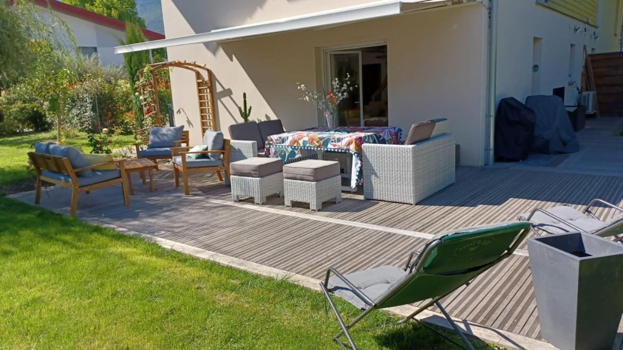 סנט-ז'וריו La Maison Du Port, Une Exclusivite Lla Selections By Location Lac Annecy מראה חיצוני תמונה
