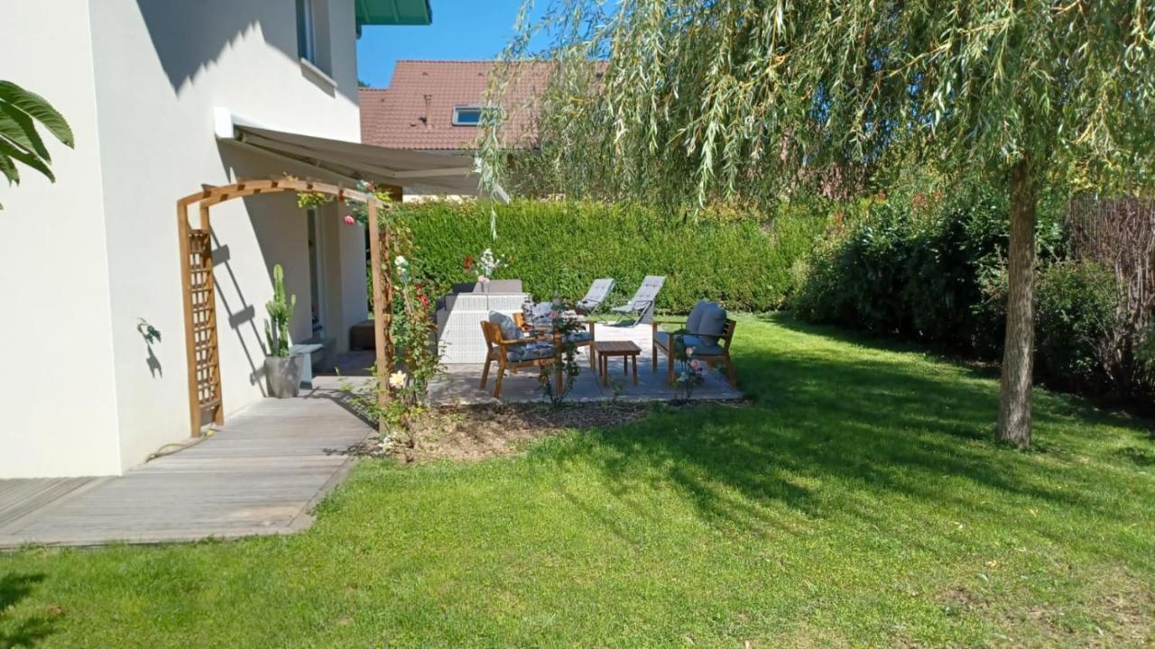 סנט-ז'וריו La Maison Du Port, Une Exclusivite Lla Selections By Location Lac Annecy מראה חיצוני תמונה