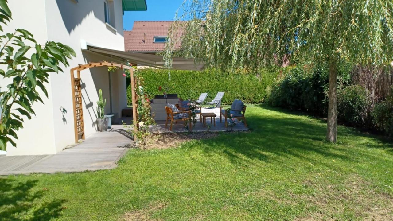 סנט-ז'וריו La Maison Du Port, Une Exclusivite Lla Selections By Location Lac Annecy מראה חיצוני תמונה