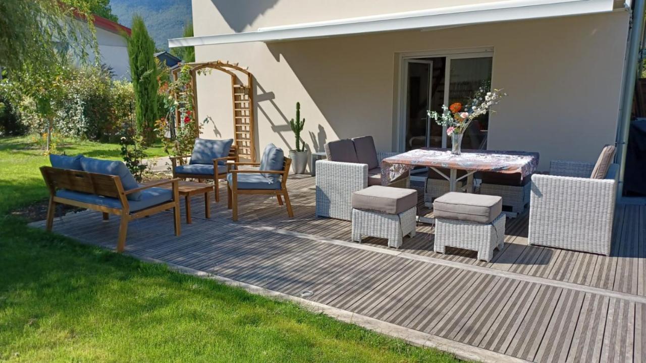 סנט-ז'וריו La Maison Du Port, Une Exclusivite Lla Selections By Location Lac Annecy מראה חיצוני תמונה