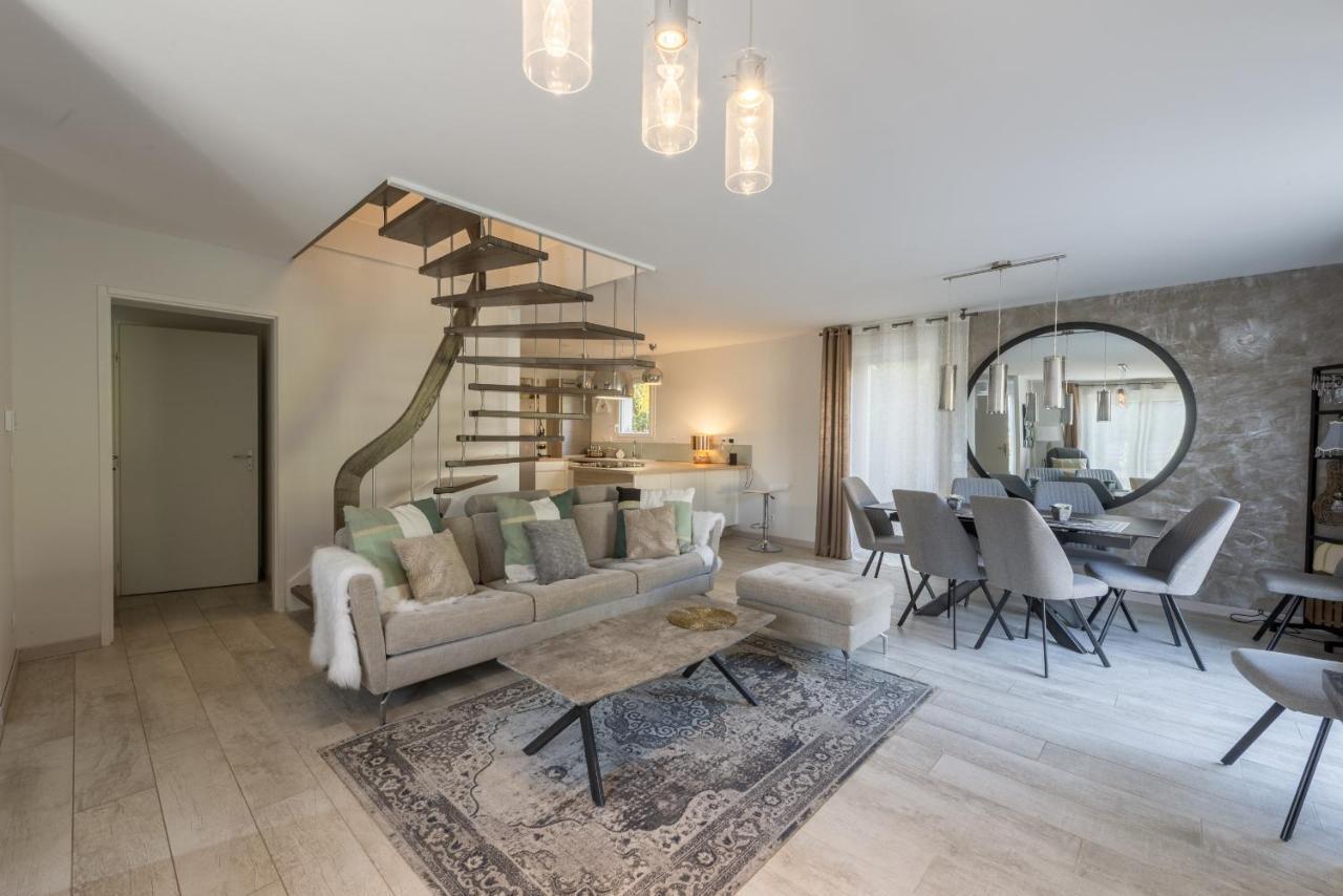 סנט-ז'וריו La Maison Du Port, Une Exclusivite Lla Selections By Location Lac Annecy מראה חיצוני תמונה